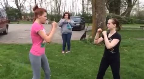 girlfights twitter|Teenage Girls Fight .